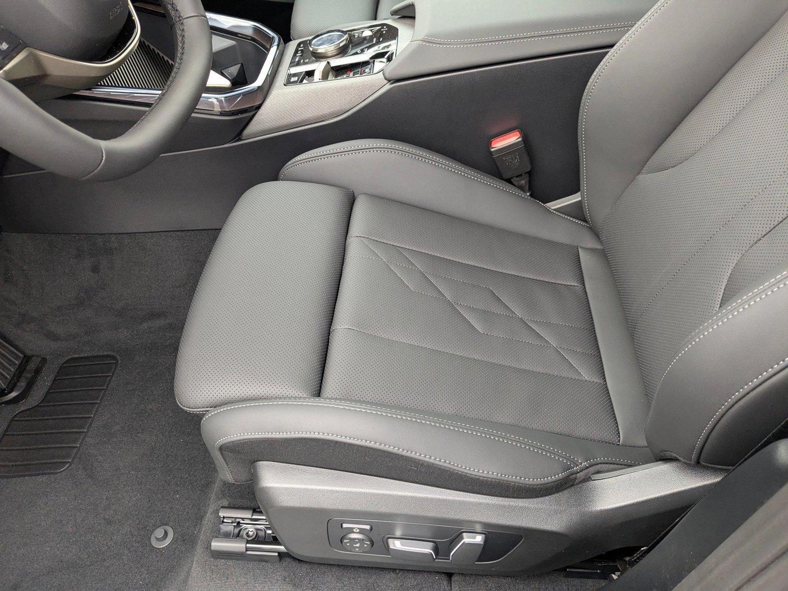 2025 BMW X3 30 xDrive photo 4