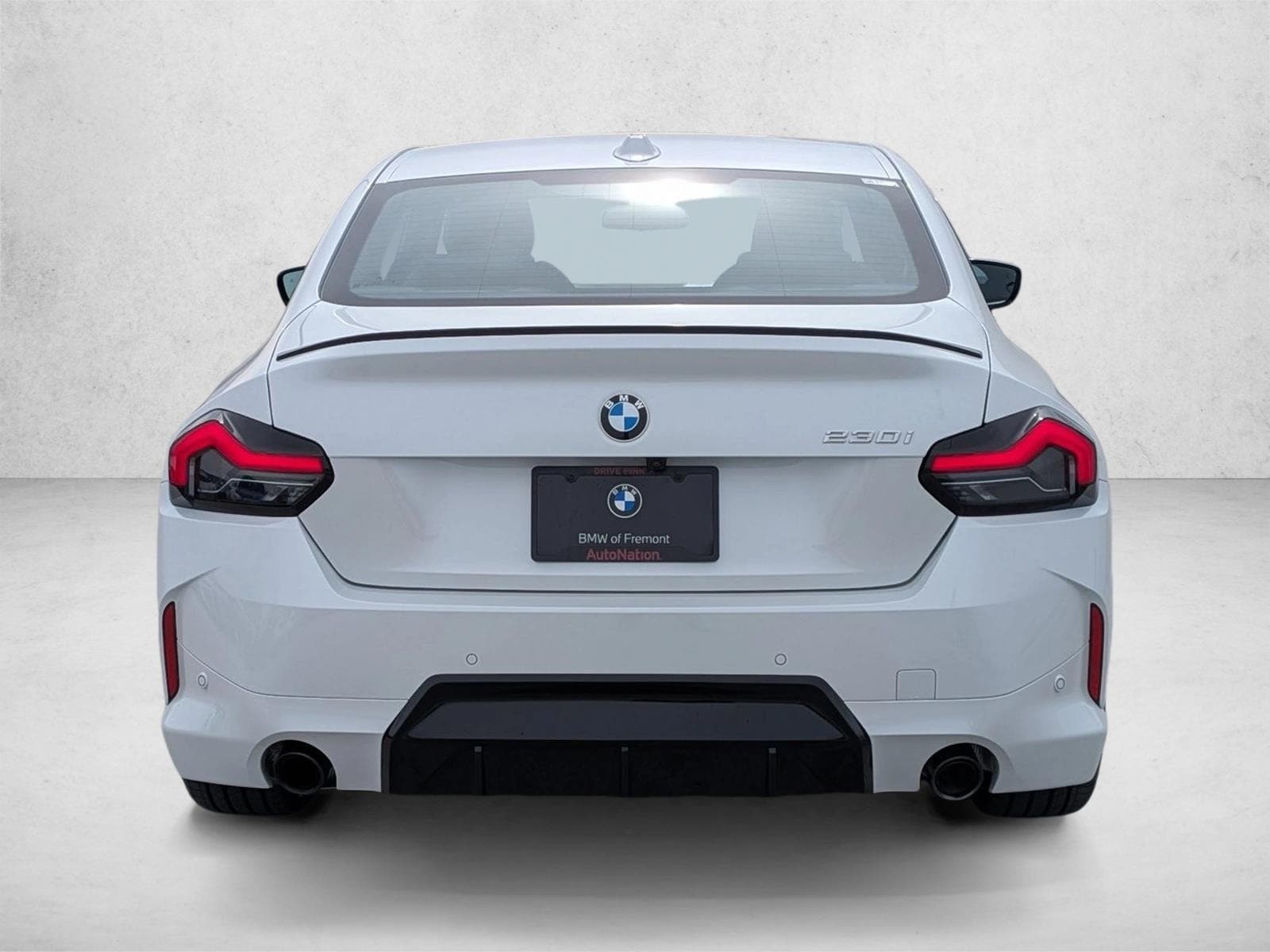 2025 BMW 230i photo 6