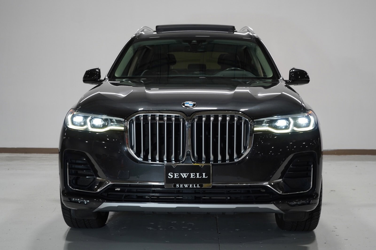 Used 2020 BMW X7 40i with VIN 5UXCW2C04L9A01611 for sale in Grapevine, TX