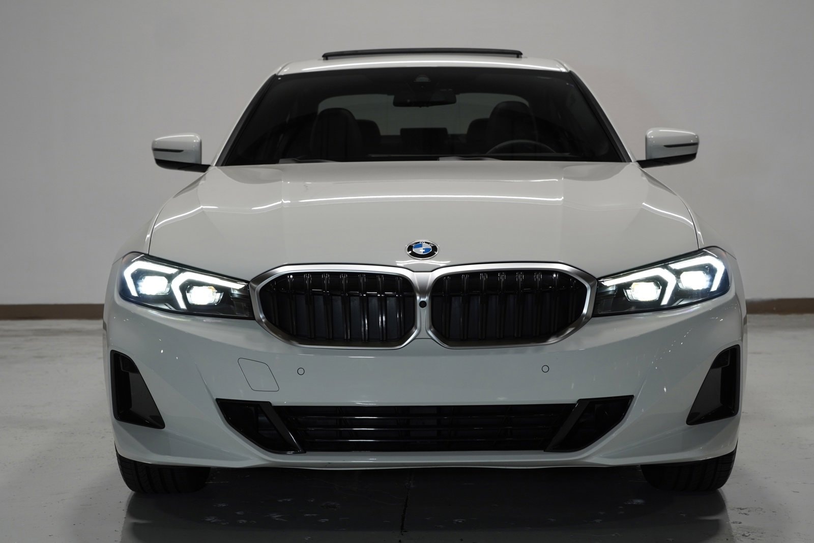 Used 2024 BMW 3 Series 330i with VIN 3MW89FF02R8E08227 for sale in Grapevine, TX