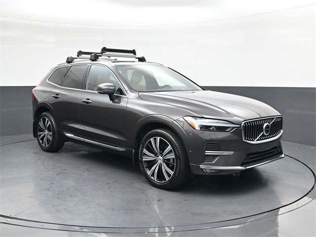 2022 Volvo XC60 B5 Inscription photo 2
