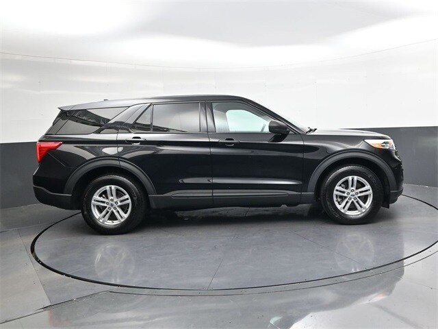 2022 Ford Explorer Base photo 3
