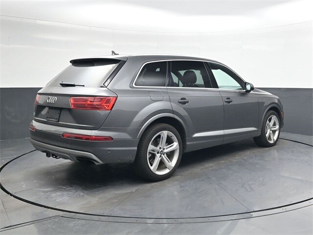 2019 Audi Q7 55 Prestige photo 3