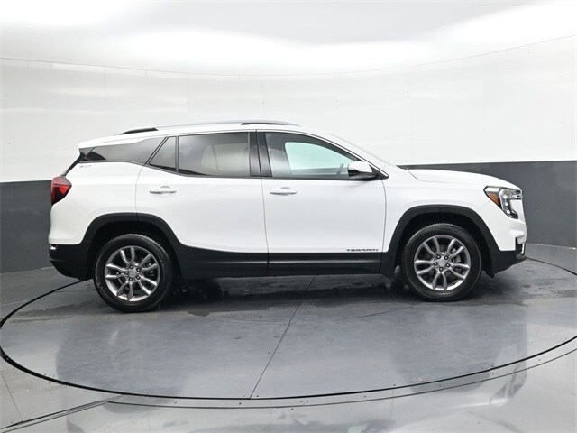 2023 Gmc Terrain SLT photo 2