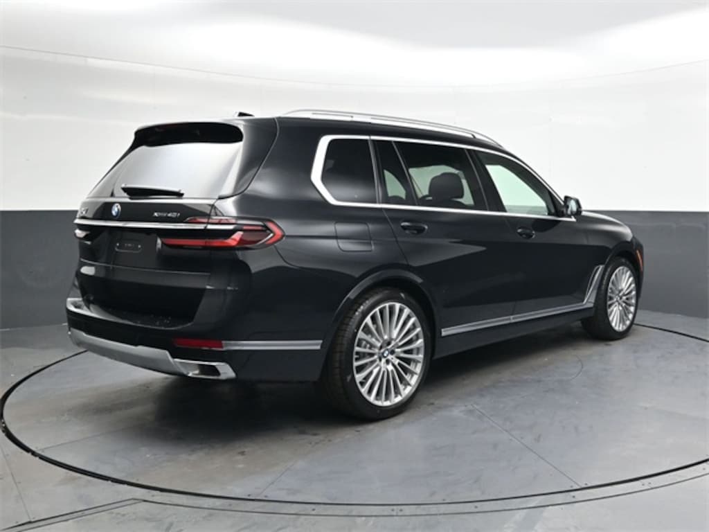 New 2026 BMW X7 xDrive40i SUV