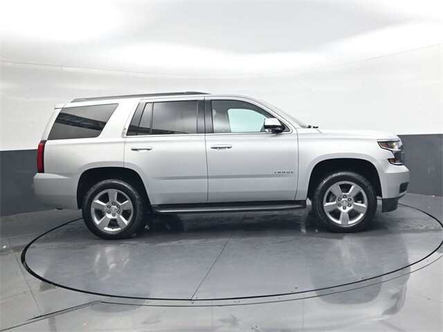 2017 Chevrolet Tahoe LT photo 3