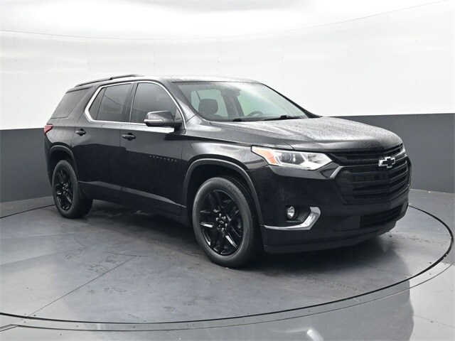 2021 Chevrolet Traverse Leather photo 2