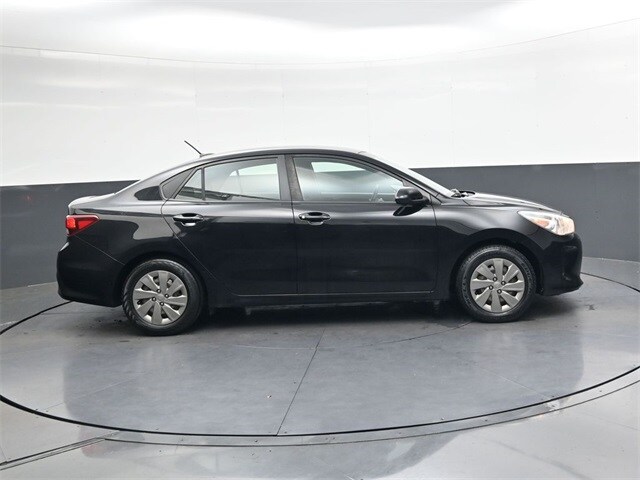 2020 Kia Rio LX photo 3