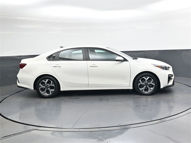 2020 Kia Forte LXS photo 3