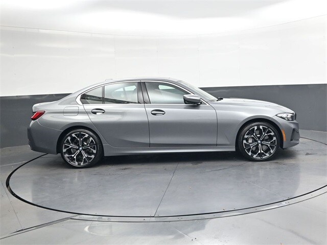 2025 Bmw 330i photo 3