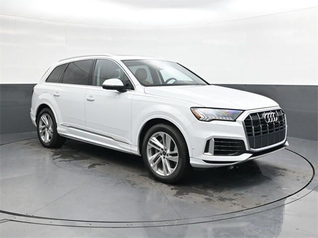 2023 Audi Q7 55 Premium photo 2