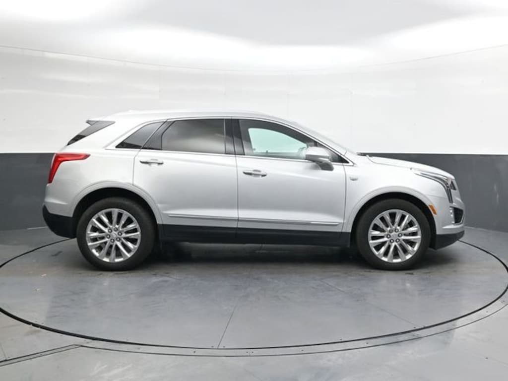 Used 2017 CADILLAC XT5 Platinum SUV