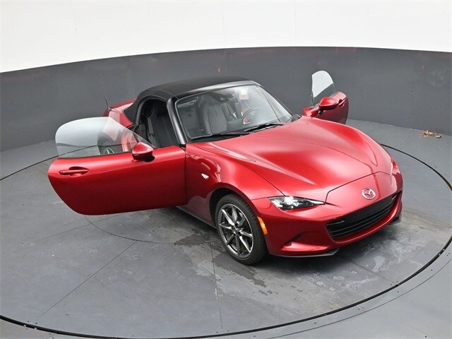 2023 Mazda MX-5 Miata Miata Grand Touring photo 3