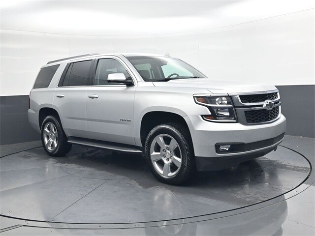 2017 Chevrolet Tahoe LT photo 2