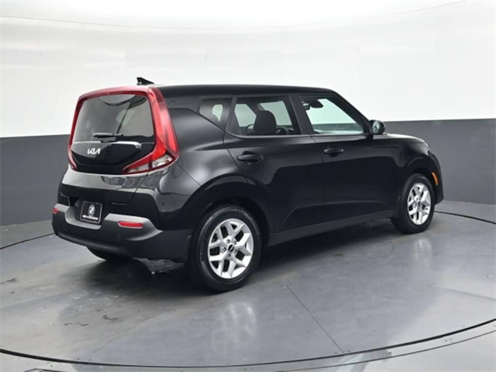 Used 2022 Kia Soul LX Hatchback