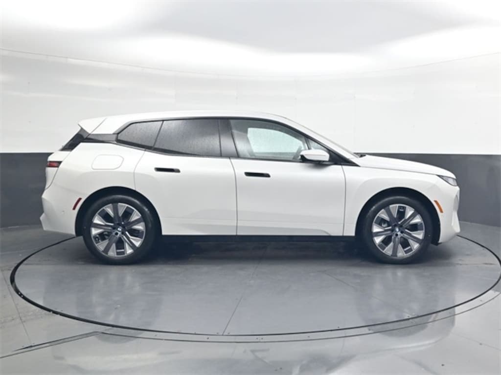 New 2026 BMW iX xDrive60 SUV