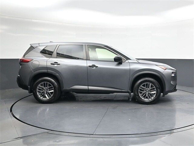 2021 Nissan Rogue S photo 2