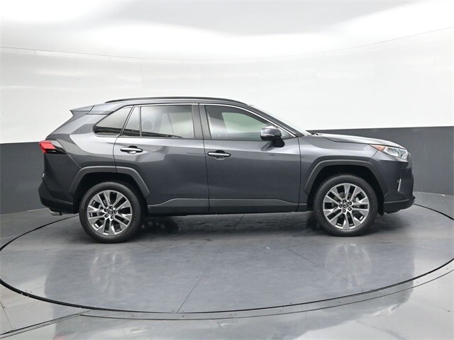 2019 Toyota RAV4 Limited photo 2