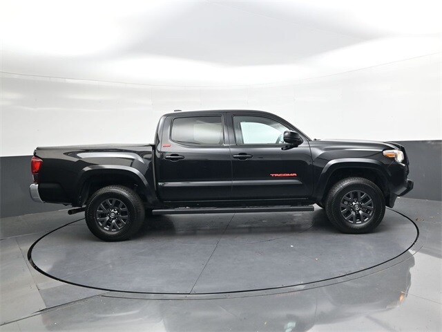 2022 Toyota Tacoma SR5 V6 photo 3