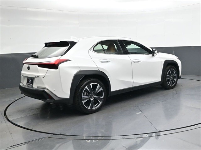 2020 Lexus UX 200 Premium photo 4