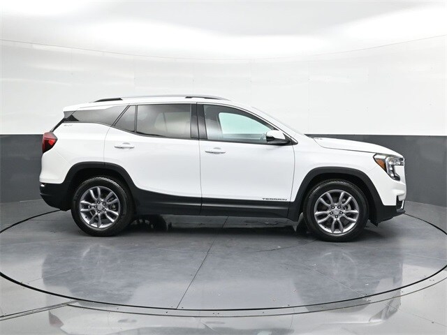 2023 Gmc Terrain SLT photo 2