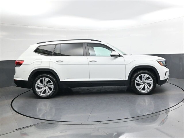2023 Volkswagen Atlas V6 SE Technology photo 3