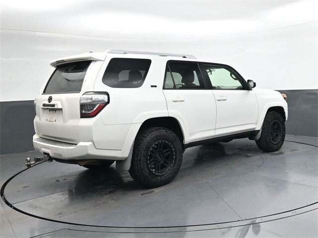 2016 Toyota 4Runner SR5 4WD photo 4