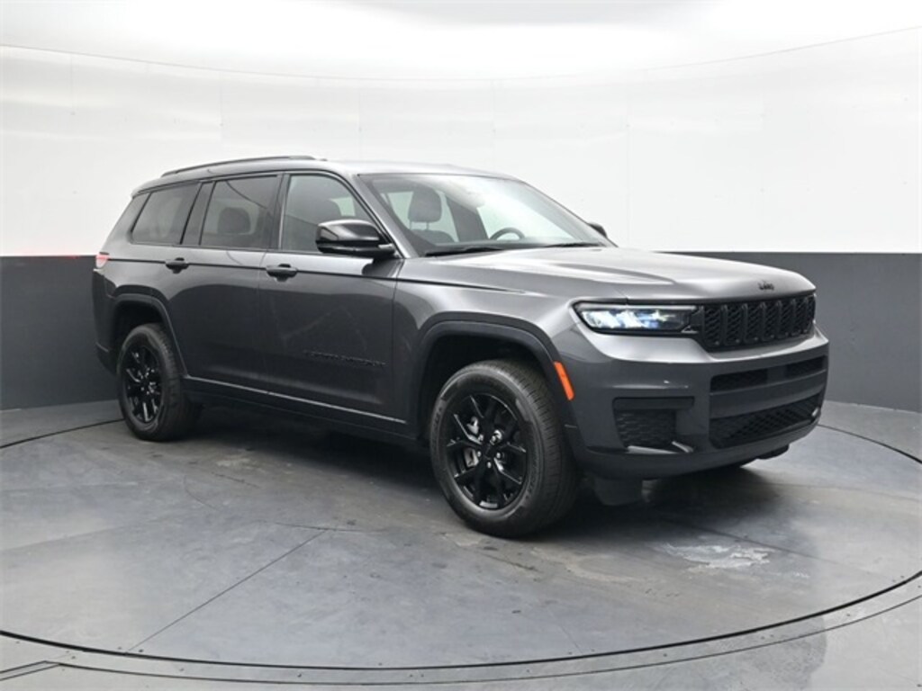 Used 2024 Jeep Grand Cherokee L Laredo SUV