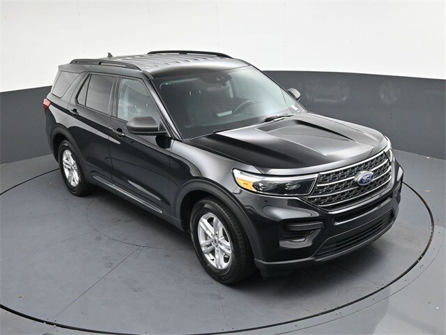 2023 Ford Explorer XLT photo 2