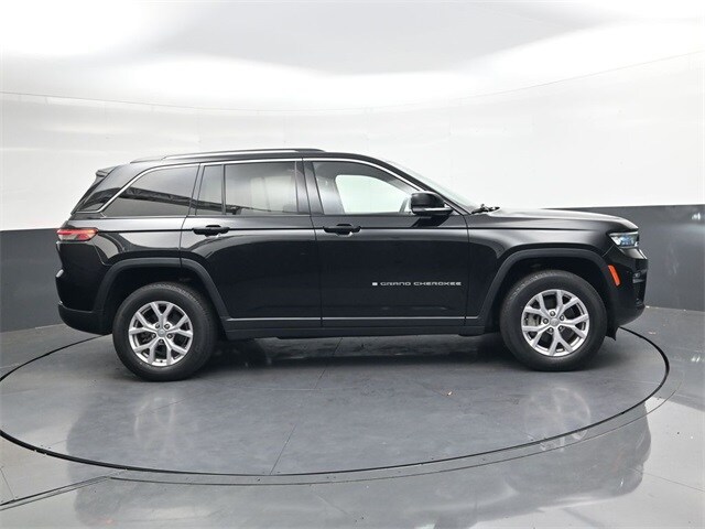 2022 Jeep Grand Cherokee Limited photo 3