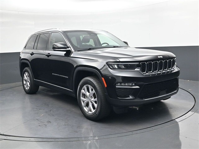2022 Jeep Grand Cherokee Limited photo 2
