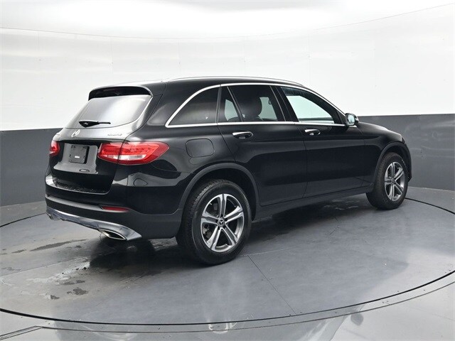 2018 Mercedes Benz GLC 300 4MATIC photo 3