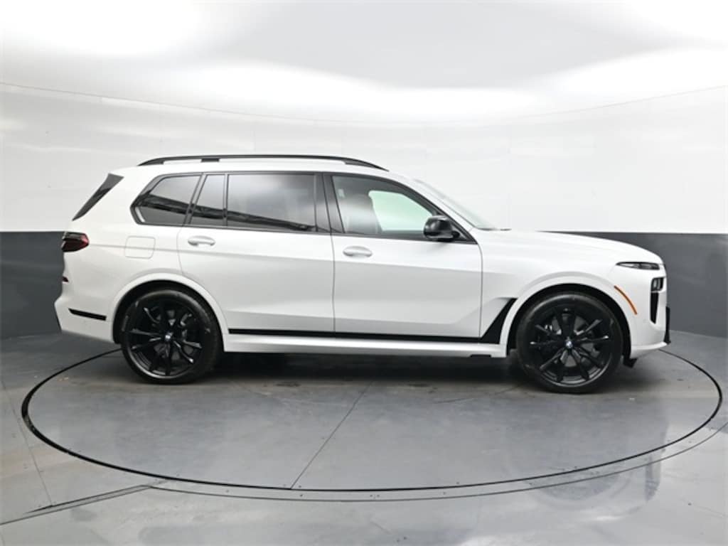 New 2026 BMW X7 M60i SUV