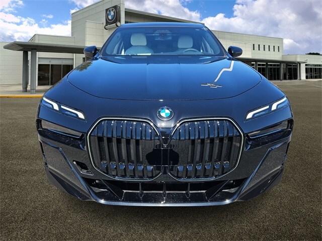 2025 Bmw 760i xDrive photo 2