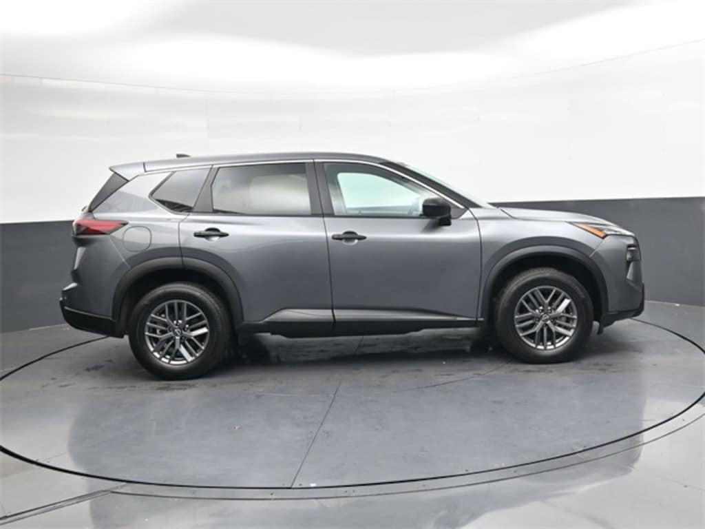 Used 2024 Nissan Rogue S SUV