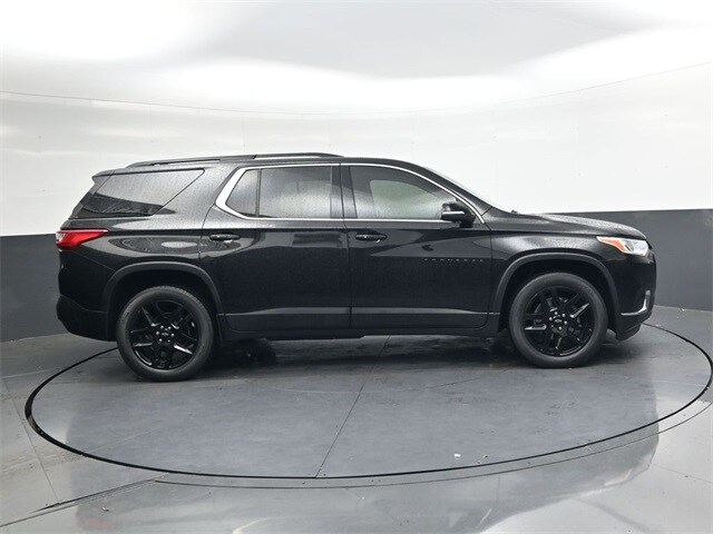 2021 Chevrolet Traverse Leather photo 3