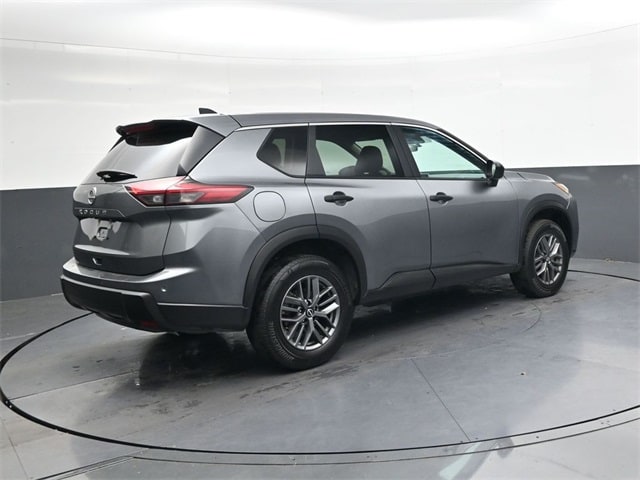 2024 Nissan Rogue S photo 2