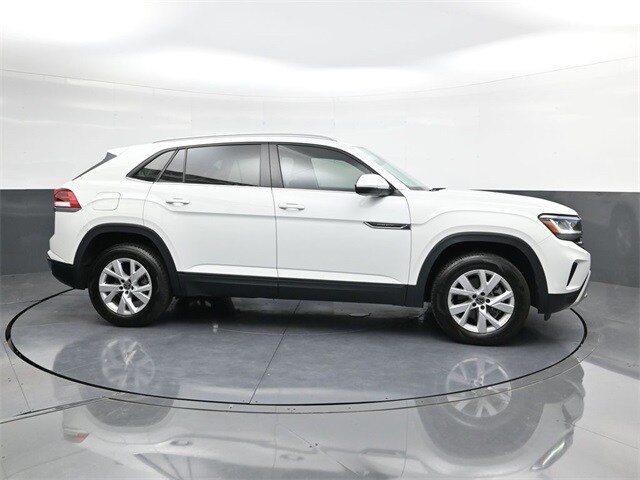 2021 Volkswagen Atlas Cross Sport photo 2