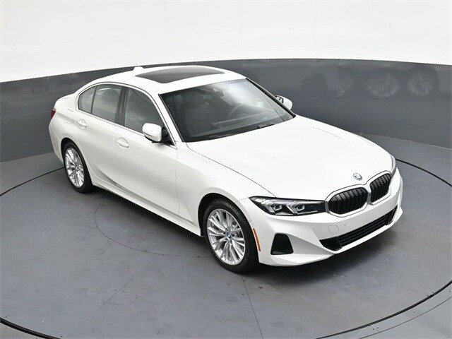 2024 Bmw 330e photo 2