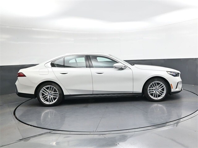 2025 Bmw 530i xDrive photo 3