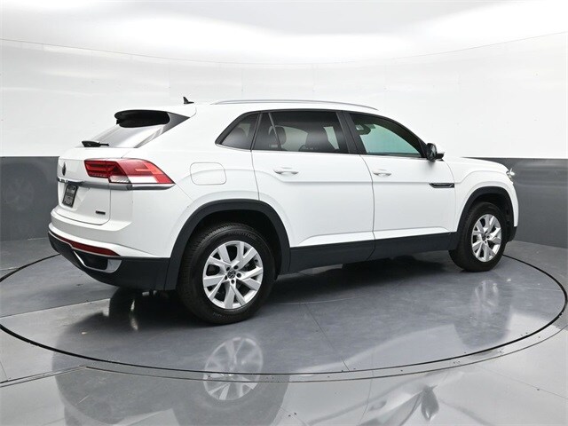 2021 Volkswagen Atlas Cross Sport photo 3