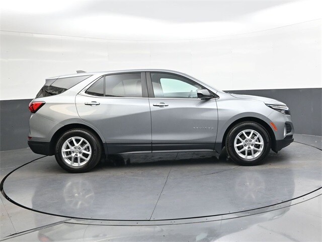 2024 Chevrolet Equinox photo 3