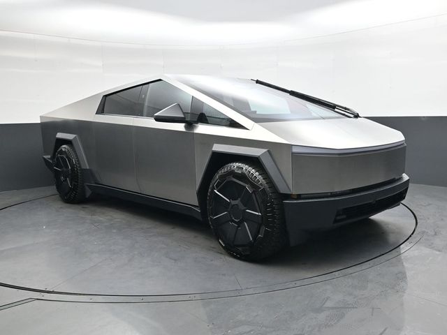 Used 2024 Tesla Cybertruck Base with VIN 7G2CEHED8RA028176 for sale in Northfield, Minnesota