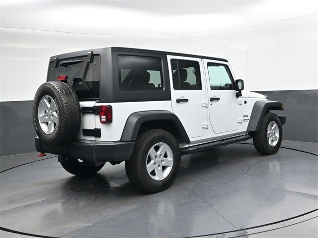 2017 Jeep Wrangler Unlimited Sport photo 4