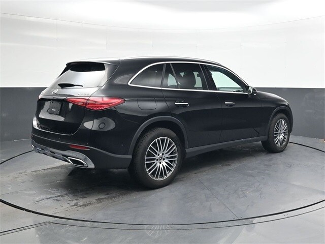 2024 Mercedes Benz GLC 300 4MATIC photo 3