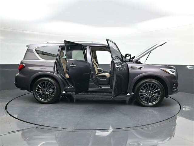 2023 Infiniti QX80 Premium Select photo 2