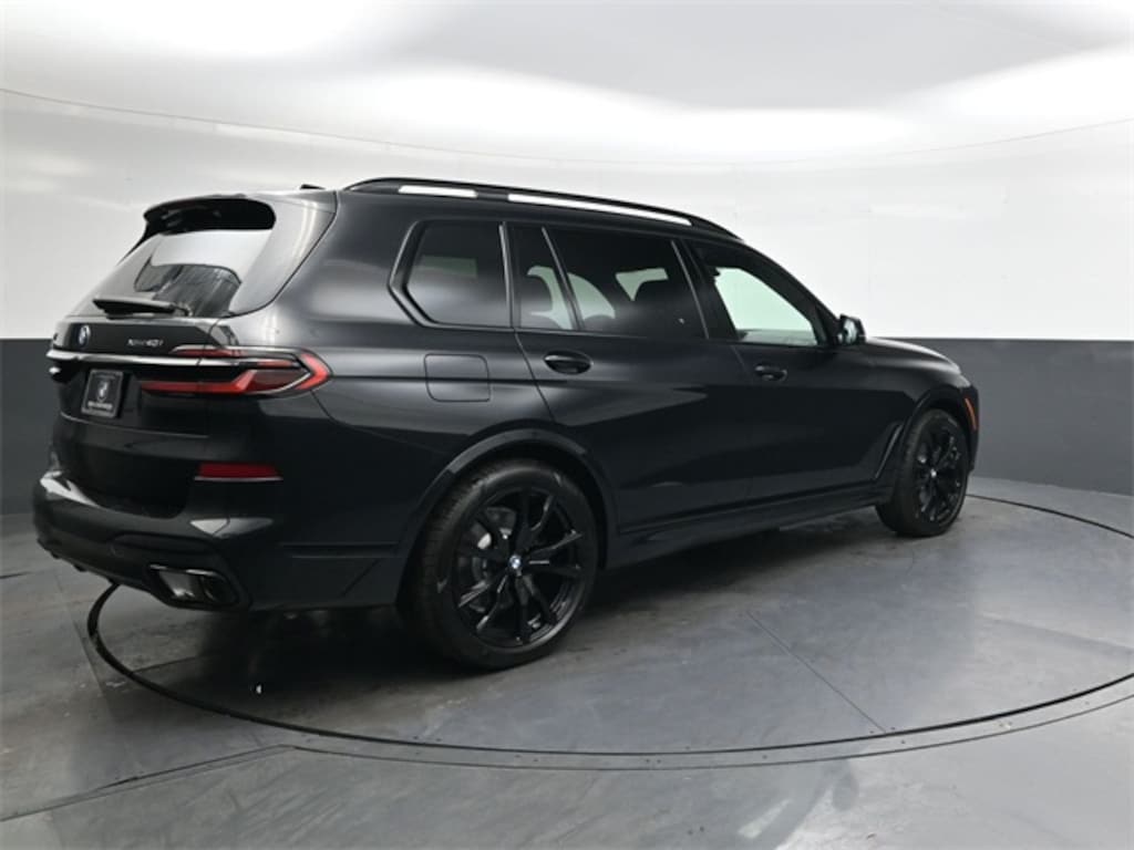 New 2026 BMW X7 xDrive40i SUV