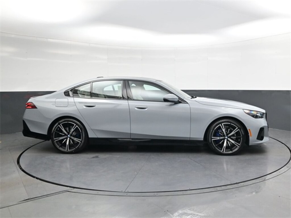 New 2026 BMW 530i xDrive Sedan