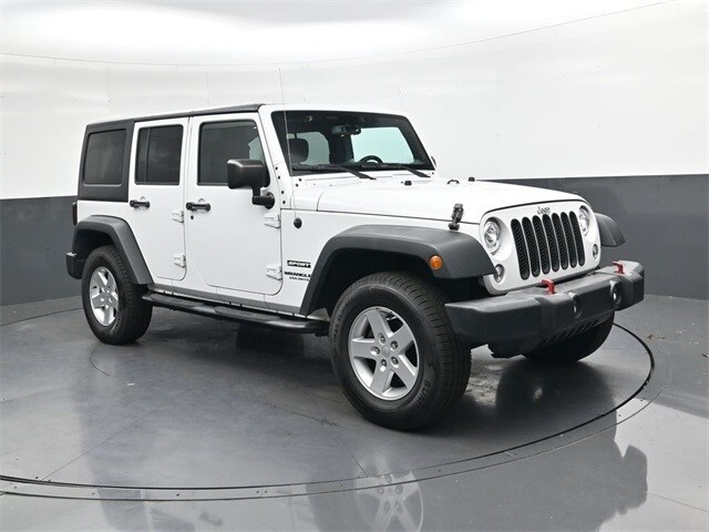 2017 Jeep Wrangler Unlimited Sport photo 2