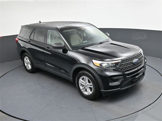 2022 Ford Explorer Base photo 2